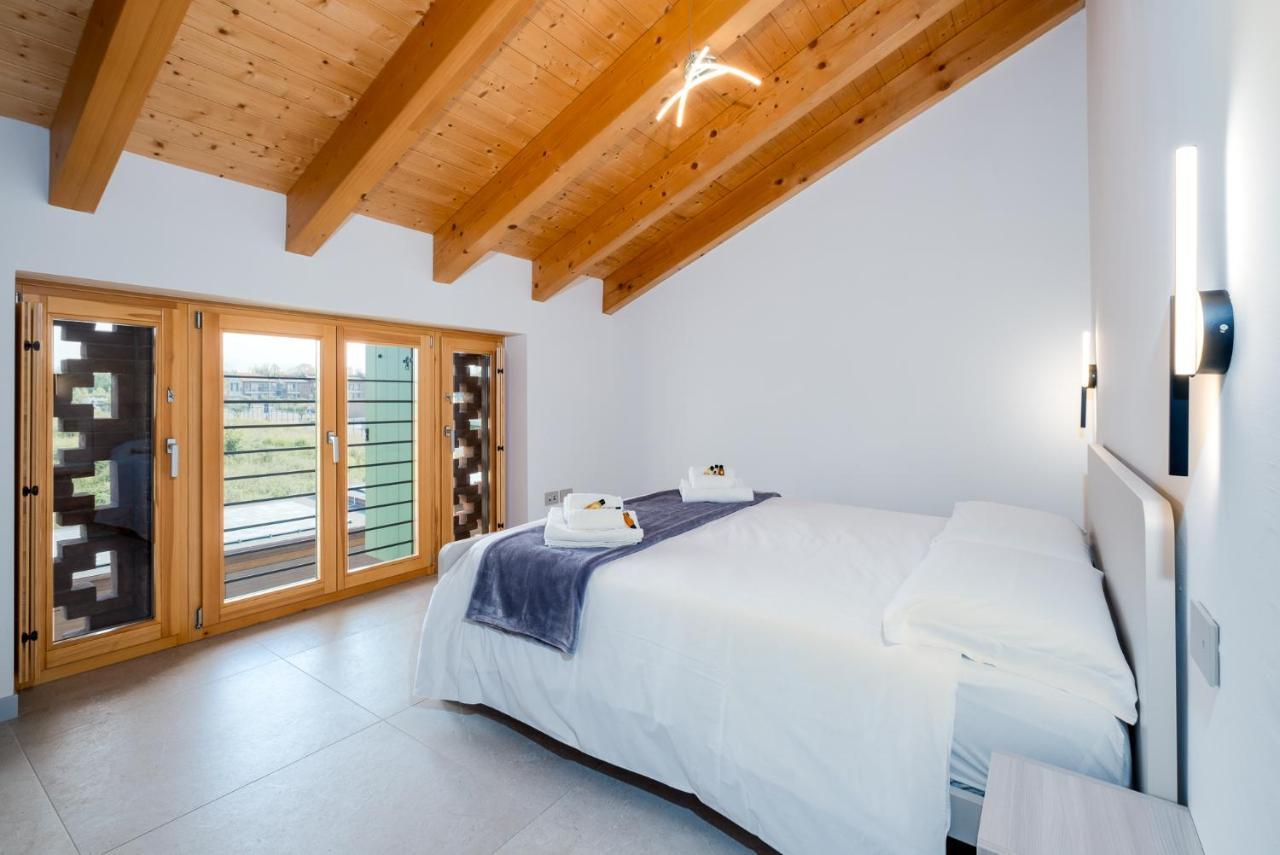 Ca' Bianca Loft Near Gardaland Apartment *